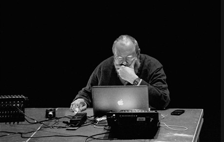 Phill Niblock, americký umlec, hudebník a filma