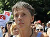Demonstranti na odboráském happeningu na Palackého námstí v Praze