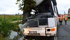 Na Klatovsku havaroval rno autobus, pro zrann letl vrtulnk