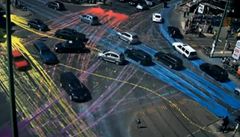 Rosenthaler Platz v Berlín� poté, co auta rozjezdila 500 litr� barvy