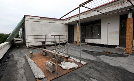 Rekosntrukce vily Tugendhat je v plnm proudu. Otevena by mla bt ji v lednu roku 2012.