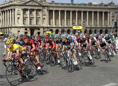 Peloton na Tour de France v poslední etap