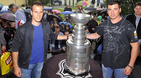 Krejí a Tomá Kaberle pi oslavách Stanley Cupu na Kladensku.