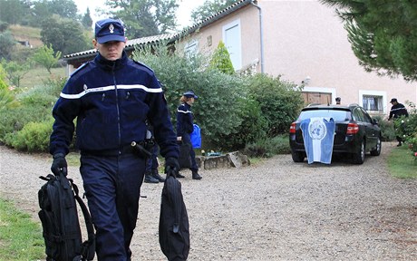 Francouzská policie prohledává dům Jense Breivika