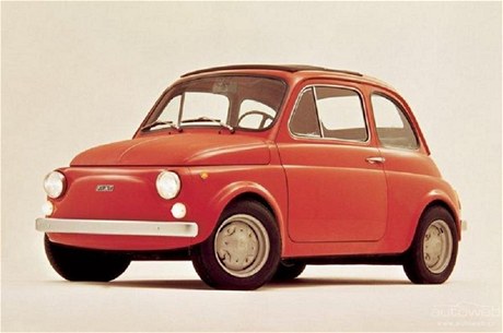 �ervený Fiat 500