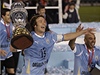 Fotbalista Uruguaye Diego Lugano slaví vítzství na Copa América 2011
