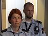 Policie ped vchodem do soudní sín, kde stane Breivik