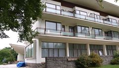 Pohled na �ást ubytovacího traktu hotelu Orlík.