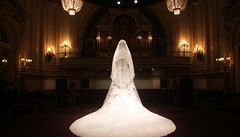 V Buckinghamském paláci vystavují svatební šaty vévodkyně z Cambridge | na serveru Lidovky.cz | aktuální zprávy