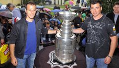 Krejí a Tomá Kaberle pi oslavách Stanley Cupu na Kladensku.