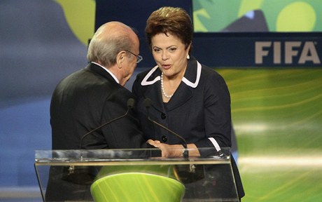 Brazilsk prezidentka Dilma Rousseffov pi losovn kvalifikac MS 2014.