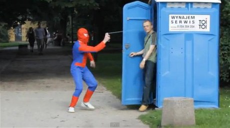 Varavu obtuje Spider-man