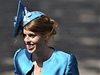 Princezna Beatrice dorazila na svatbu Zary v umírnnjím modelu klobouku, ne v jakém se ukázala na obadu prince Williama.