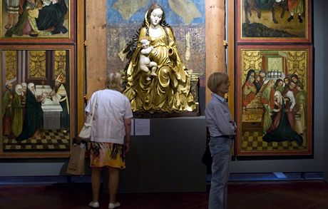 Unikátní devná socha Madony ze stedovkého oltáe opustí 11. srpna rozsáhlou praskou výstavu o lechtickém rodu Romberk.