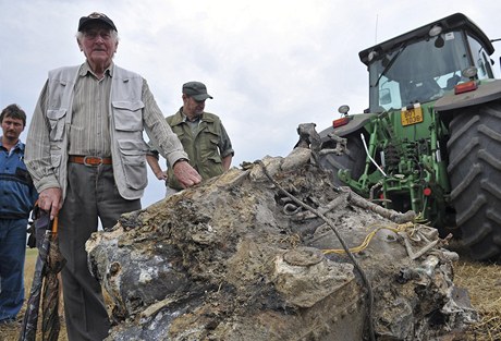 Pracovníci Moravského zemského muzea vykopali 6. srpna u Telnici na Brnnsku motor nmecké stíhaky Messerschmidt 109 z druhé svtové války. Letoun byla sestelen 15. dubna 1945 pi osvobozování msta, pilot jet ped dopadem stroje na zem z kabiny vysko