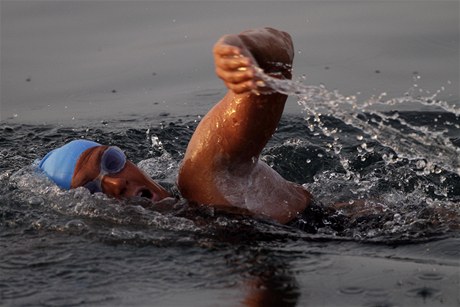 Vytrvalostní plavkyně Diana Nyadová, která chce z Kuby doplavat do USA.