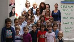 Jak učit české děti v cizině? Stát si neví rady