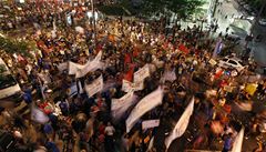 Masové demonstrace v Izraeli proti vysokým nákladm na bydlení a za vyí státní výdaje do sociálních program se zúastnilo kolem 350 000 lidí.