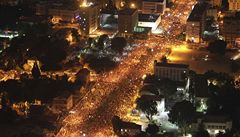 Masové demonstrace v Izraeli proti vysokým nákladm na bydlení a za vyí státní výdaje do sociálních program se zúastnilo kolem 350 000 lidí.