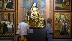 Unikátní devná socha Madony ze stedovkého oltáe opustí 11. srpna rozsáhlou praskou výstavu o lechtickém rodu Romberk.