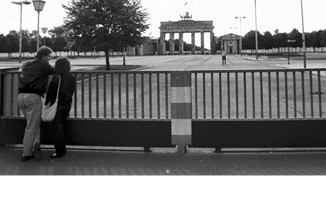 Ped padesáti lety rozdlila Berlín ze.