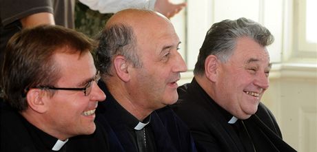 Zástupci církví v ele s arcibiskupem Dominikem Dukou.