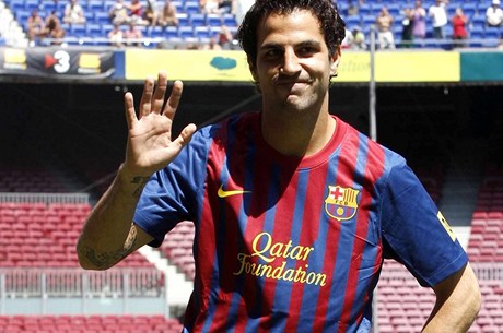 Fabregas se Barceloně upsal na pět let.