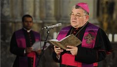 Praský arcibiskup Dominik Duka pi bohoslub za obti z Norska