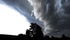 Tropická vedra Česko brzy opustí, přijdou bouřky a prudké ochlazení