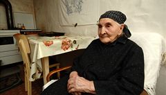 Evangelia arasová z Dívího Hradu na Bruntálsku, která letos v únoru oslavila 107 let, je nejstarí obankou R.