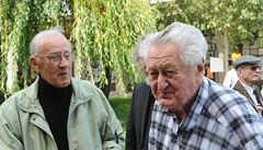 Josef Fojtík (vpravo), jeden z prominent� p�edlistopadové éry