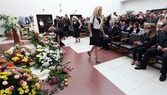 Lidé se pili rozlouit se spisovatelkou Simonou Monyovou