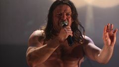 Frontman kapely Buzerant Leo� Noha p�i vystoupení s názvem President Vyku�pytel.