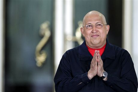 Hugo Chávez se na veejnosti objevil bez vlas. 