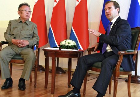 Vdce KLDR Kim ong-il se s ruskm prezidentem seel na Sibii. 