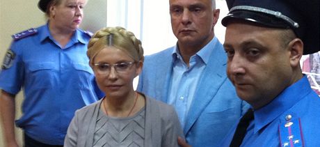 Julija Tymoenková u soudu 11. srpna 2011.