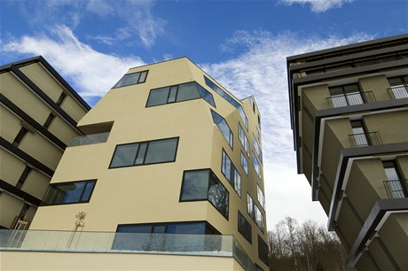 Soubor bytových domů byl dostavěn v roce 2011. Je zde 49 bytů. Náklady na stavbu činily cca 231 milionů korun