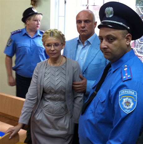 Julija Tymoenková u soudu 11. srpna 2011.