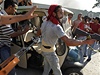 Do spár povstalc se po vniknutí do pevnosti Báb Al-Azízíja dostalo i golfové vozítko, které podle nich patilo samotnému Kaddáfímu. 
