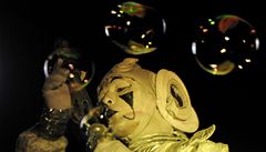 Francouzský soubor Malabar zahájil mezinárodní festival nového cirkusu a divadla Letní Letná