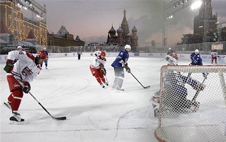 Hvězdy ruské KHL na Rudém náměstí. 