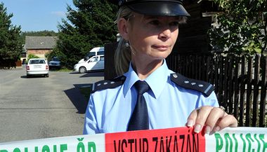 V obci irok Dl na Svitavsku byla 2. z nalezena tla ty mrtvch dt. Policie okol msta uzavela. 