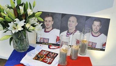 Smute�n� z�ti�� na chodb� �esk�ho svazu ledn�ho hokeje.