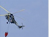 Vojenský vrtulník PZL W-3A Sokol pi tréninku haení