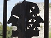 Výstava větrných korouhviček vytvořených světovými umělci je k vidění na hradě Bítov