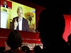 Assange obhajoval zveejnn depe prostednictvm videokonference.