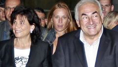 Strauss-Kahna v Pai vtali jeho stoupenci