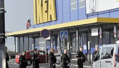 V obchodním dom IKEA byla nalezena bomba