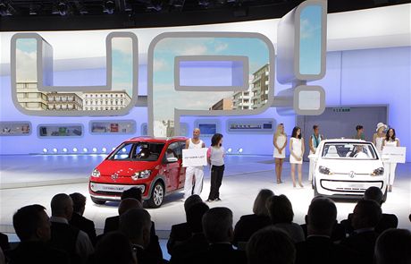Volkswagen na autosalonu ve Frankfurtu poprvé pedvedl nový mini model up!