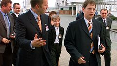 Martin Roman s tehdej�ím premiérem Stanislavem Grossem na prohlídce jaderné elektrárny Dukovany v roce 2004.